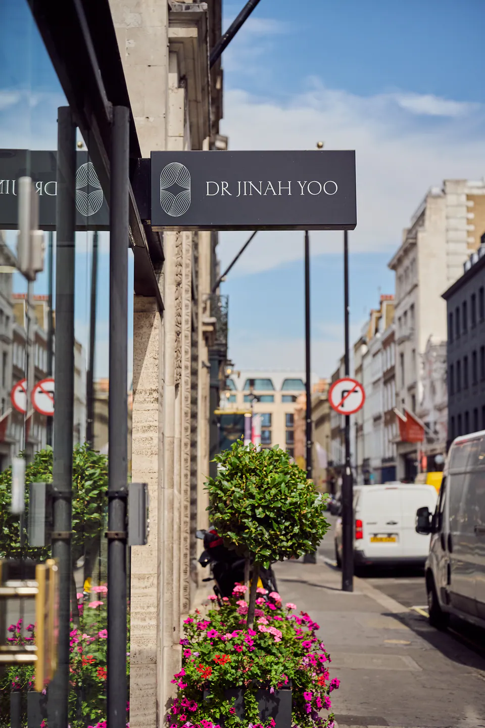 The Dr Jinah Yoo sign outside the clinic on Albemarle Street